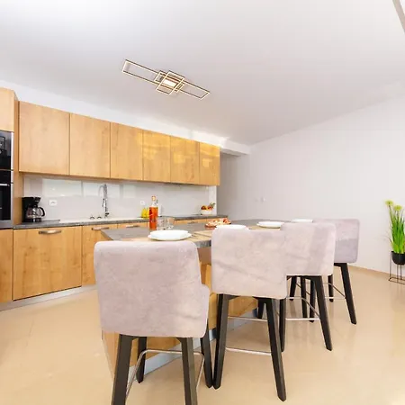 Gardenia Apartment *